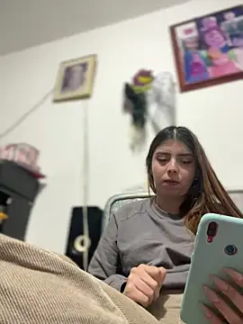 Cloew_Marz – Naživo XXX chat