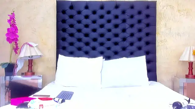 NahomiWhitel's Live XXX Chat