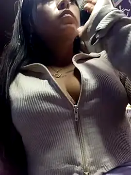 LunaHot_777 即時 XXX 聊天