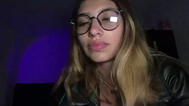 AliceTeenager___'s Live XXX Chat