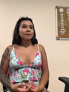 AlyssaRayのライブXXXチャット