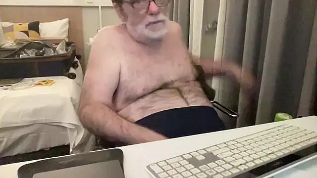 coach-karl 即時 XXX 聊天