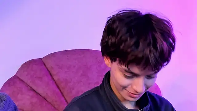 Brenda_Tina: απευθείας συνομιλία ΧΧΧ