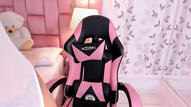 EllaEvanz's Live XXX Chat