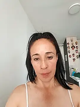 Coeur_de_luxure Adlı Modelin Canlı XXX Sohbeti