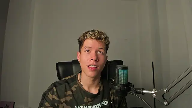 nathan_blakeのライブXXXチャット