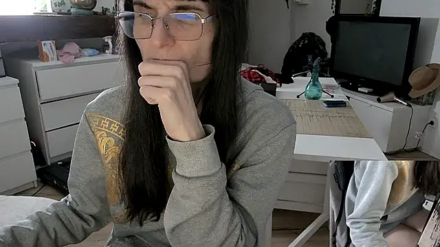 CeriseLapine's Webcam Show