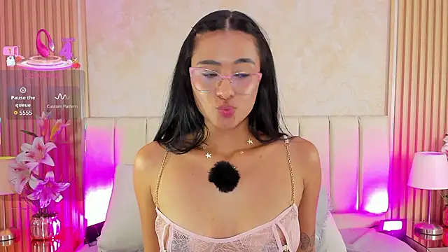 ZOEBARLOWE's Live XXX Chat