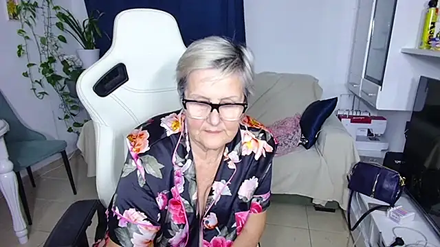 Selenna57's Live XXX Chat