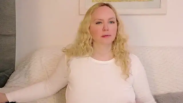 Sarah4you's Live XXX Chat