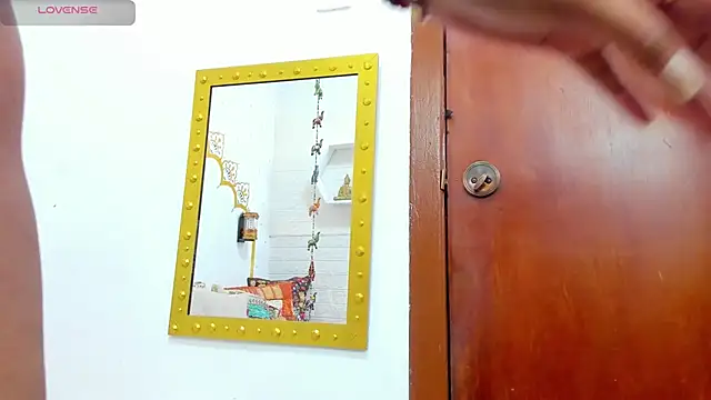 LadyNahir's Live XXX Chat