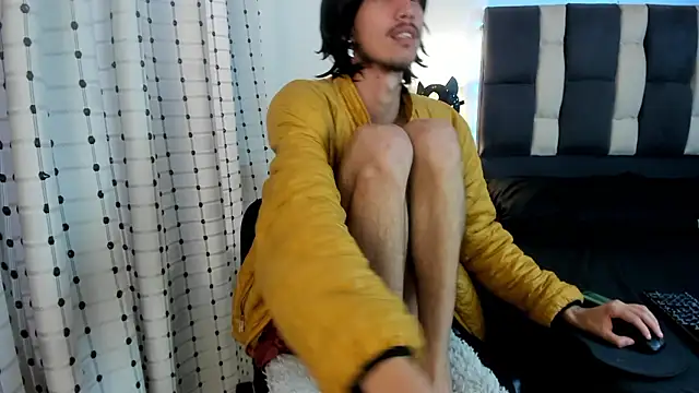 loverisu-coral: διαδικτυακό σόου στην κάμερα