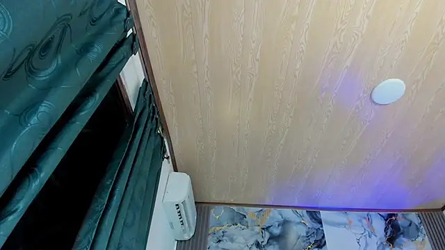 spicyslim_'s Live XXX Chat