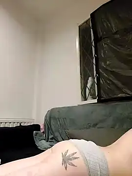 Spatgirl's Live XXX Chat