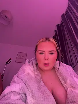 KatieCeexx's Webcam Show
