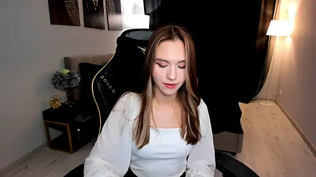 EllaCurtis 即時 XXX 聊天