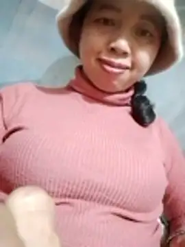 TRIEUTRIEU20 élő XXX-chatje