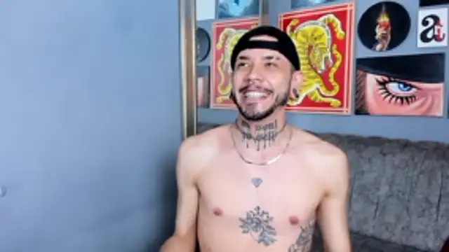 MurdockH's Live XXX Chat