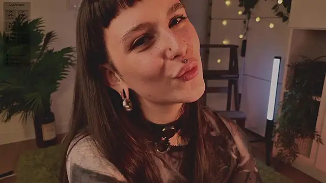 MichaellaMoonのライブXXXチャット