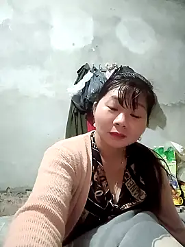 vangkt-cute's Live XXX Chat