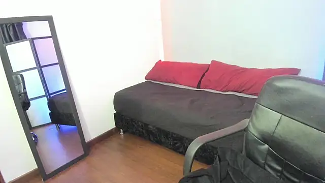 Zoe_hero's Live XXX Chat