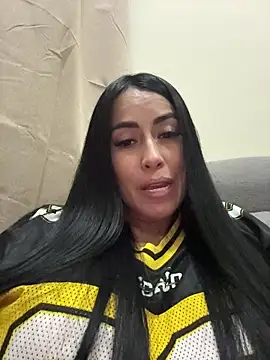 areviklusine1's Live XXX Chat