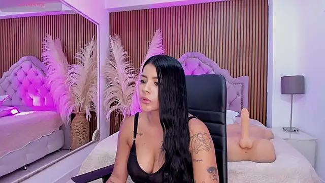 Онлайн чат XXX SelenaStonne