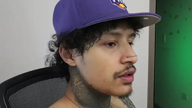 trieone: απευθείας συνομιλία ΧΧΧ