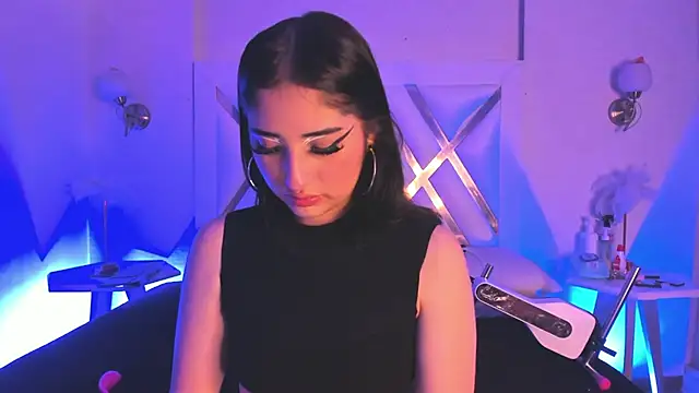 KattEngel Adlı Modelin Canlı XXX Sohbeti