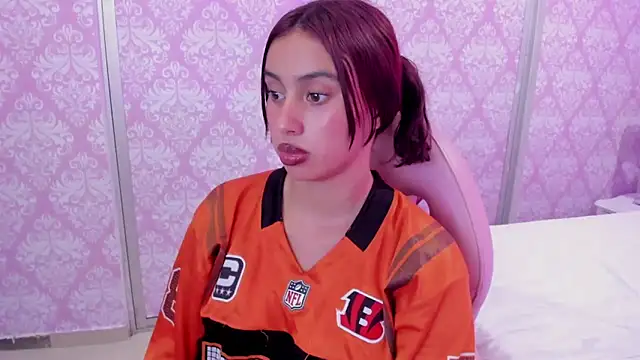 Zharyt_18 Show Webcam