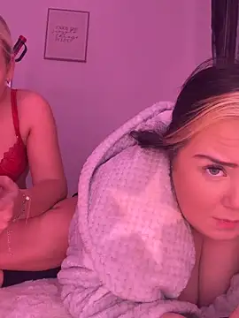 KatieCeexx: απευθείας συνομιλία ΧΧΧ