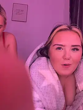 KatieCeexx লাইভ XXX চ্যাট