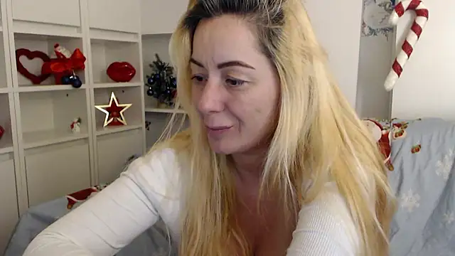_karolynesyera_ Chat XXX live