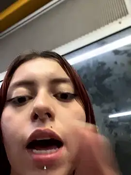 CamiTeaseX_ – Naživo XXX chat