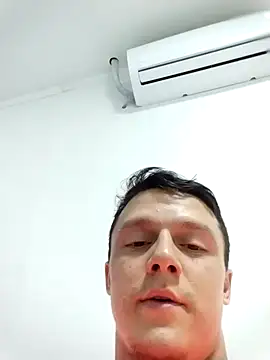 Chat +18 de RAFAELQUINTEROSCAVALHEI ao vivo