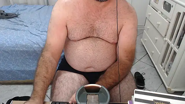 MysterBearMG – Naživo XXX chat