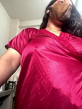 Chat +18 de ThickkDesiDoLL ao vivo