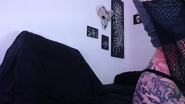 Valakiablood's Live XXX Chat