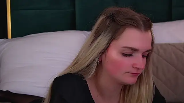 AnnyRaii 现场XXX聊天