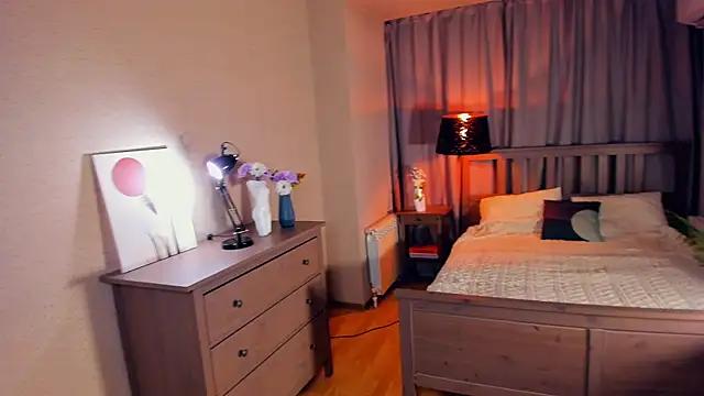 YvonneRobes: онлайн-секс-чат