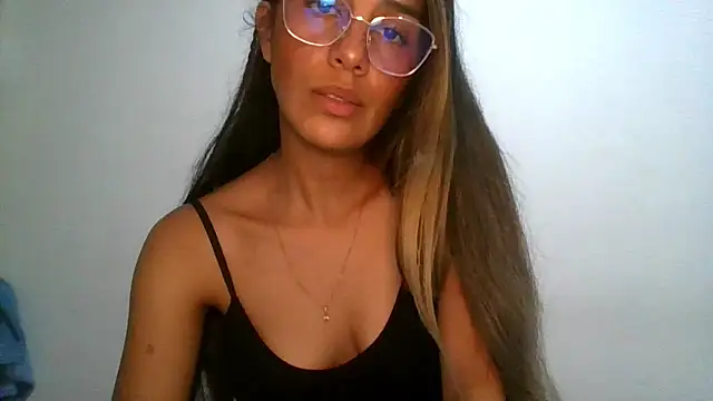 Juanabrunette7's Live XXX Chat