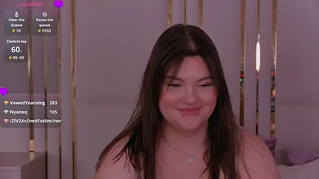 EmilyHyde's Live XXX Chat