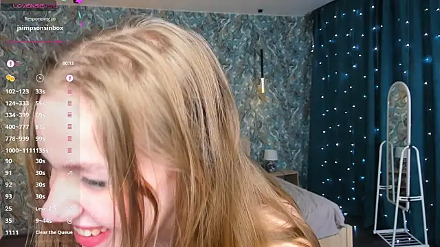 OdellaFrake's Live XXX Chat