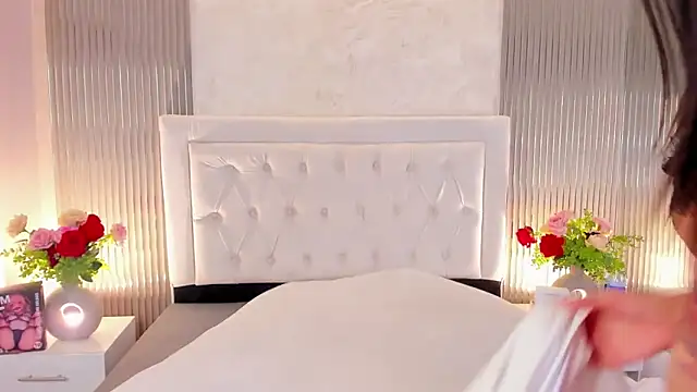 MelodySweetHoney live XXX chat