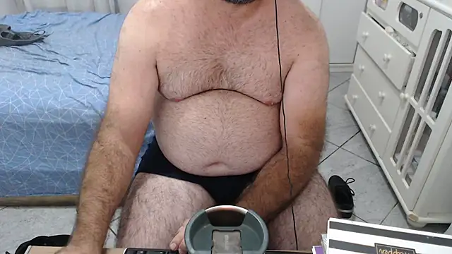 MysterBearMGのライブXXXチャット