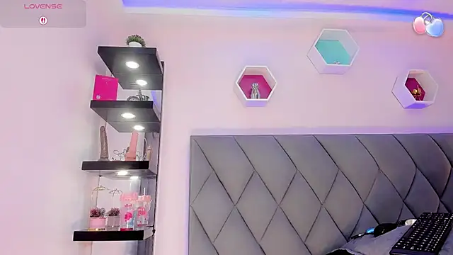 Amira_Ember Chat XXX in diretta