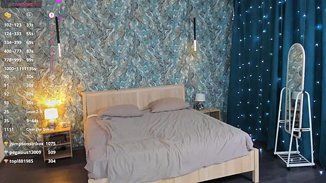 OdellaFrake's Live XXX Chat