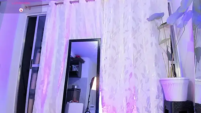 Noami_Rose 라이브 XXX 채팅