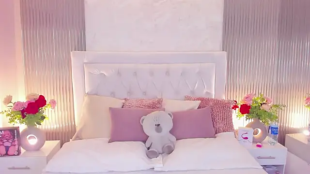 MelodySweetHoney's Live XXX Chat