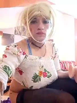 transreyna's Live XXX Chat